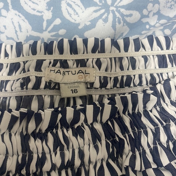 Nice blouse - Picture 2 of 2